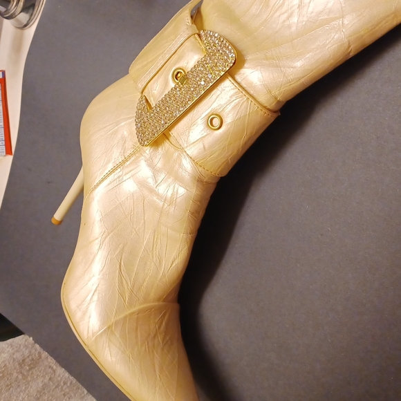 Ladies ankle with ankle buckle - Picture 5 of 5